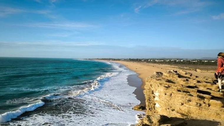 Imagen de la playa del faro de Trafalgar