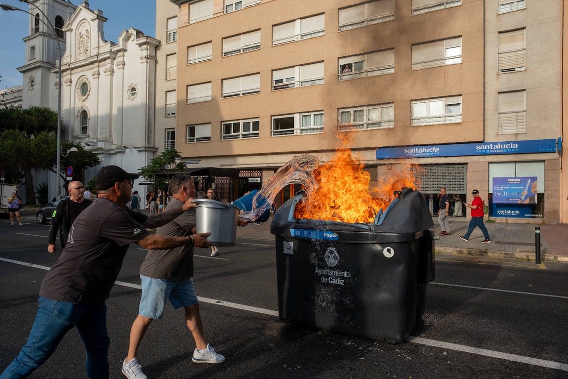 FOTOS: Primera jornada &quot;caliente&quot; en la huelga del Metal en Cádiz