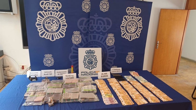 Desmantelada una red criminal que operaba en la costa de Cádiz: migrantes y drogas en embarcaciones pilotadas por menores