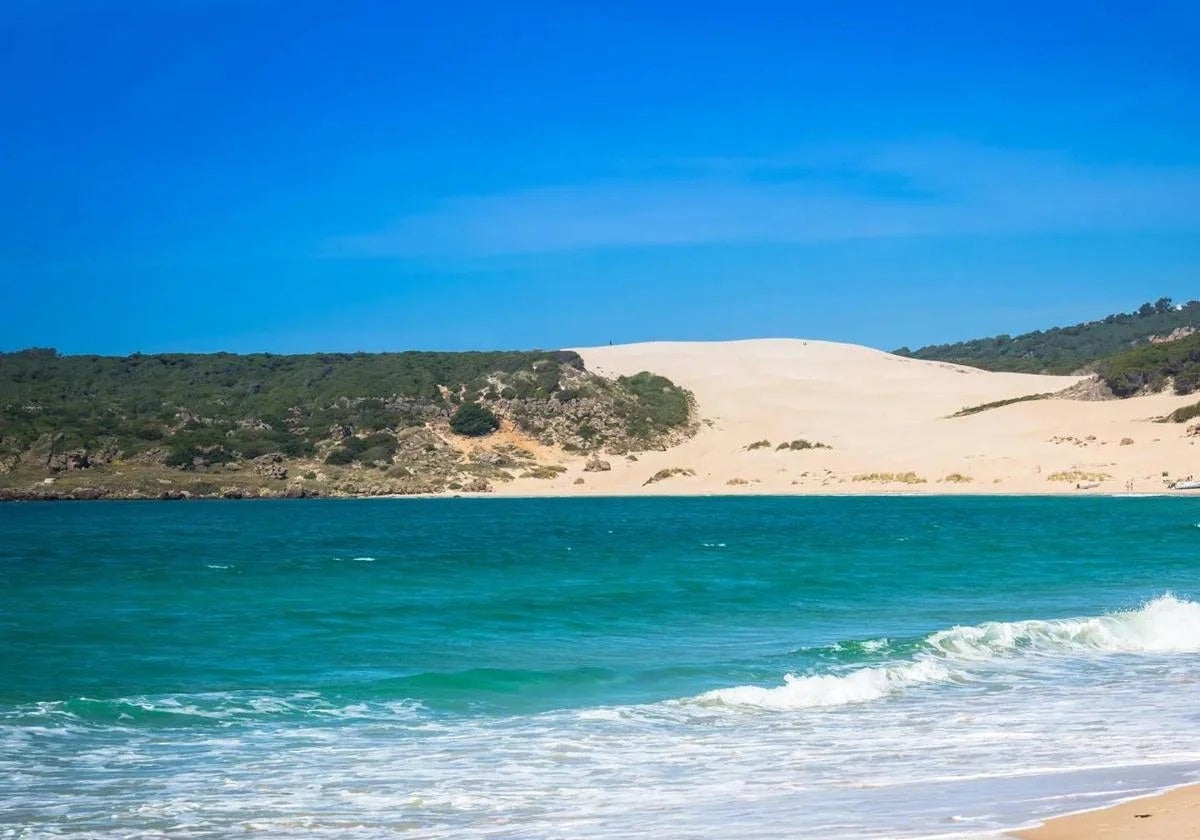 Bolonia, una playa que enamora en de Cádiz