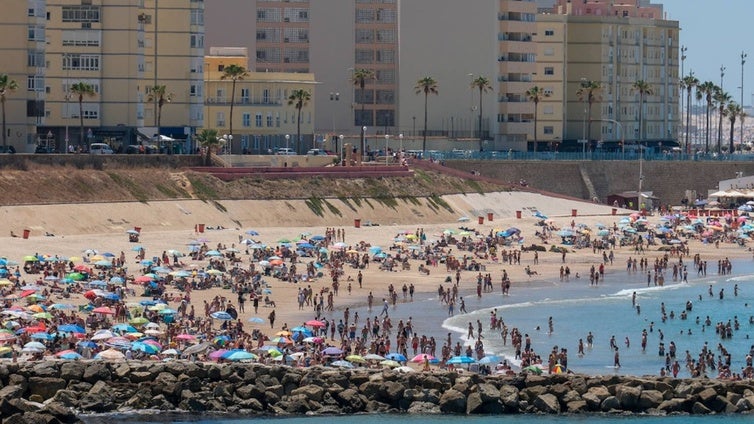 Cádiz, la provincia costera más cara para veranear este verano: alojarse cuesta un 15% más que en 2024