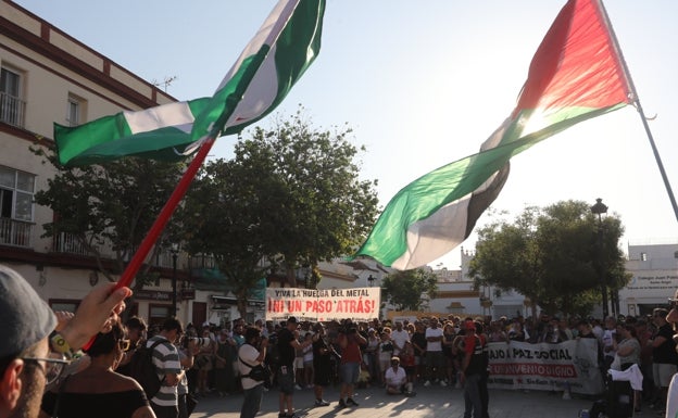 Manifestación en la plaza de Jesús