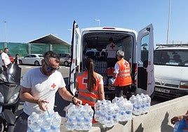Cruz Roja activa en Cádiz una campaña para prevenir  los efectos nocivos del calor