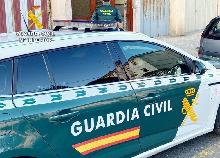 Roban un cordón de oro a una persona discapacitada en Los Barrios por el método del 'abrazo cariñoso'