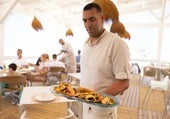 Cádiz vuelve a liderar la bajada del paro en Andalucía en el mes de junio