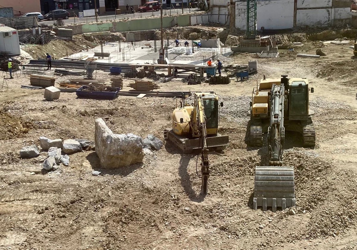 Llevan al Parlamento la denuncia sobre una posible destrucción de restos arqueológicos en Tarifa