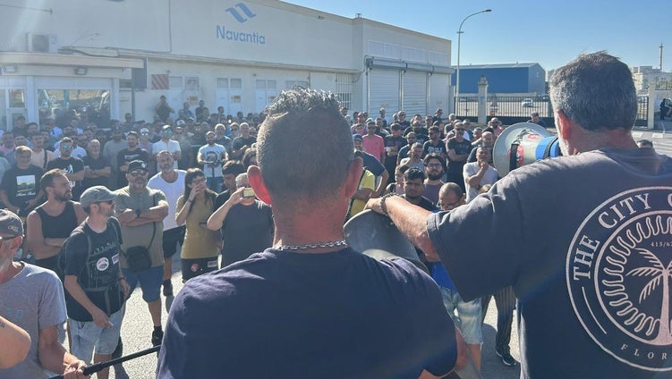 CGT mantiene la huelga del metal en Cádiz mientras se refuerza la presencia policial en los accesos a los astilleros