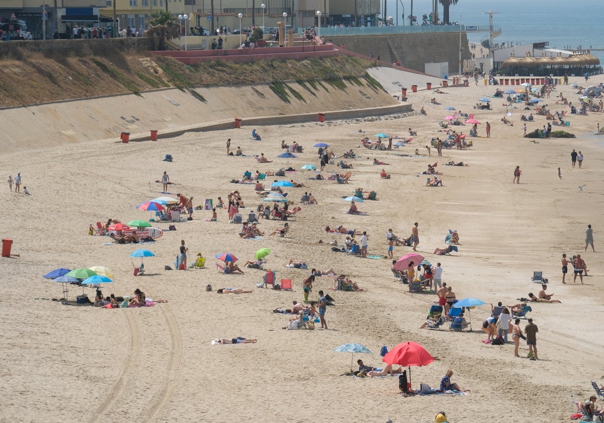 Ya no hay avisos de la Aemet por calor en Cádiz, pero… ¿hasta cuándo durará el levante?