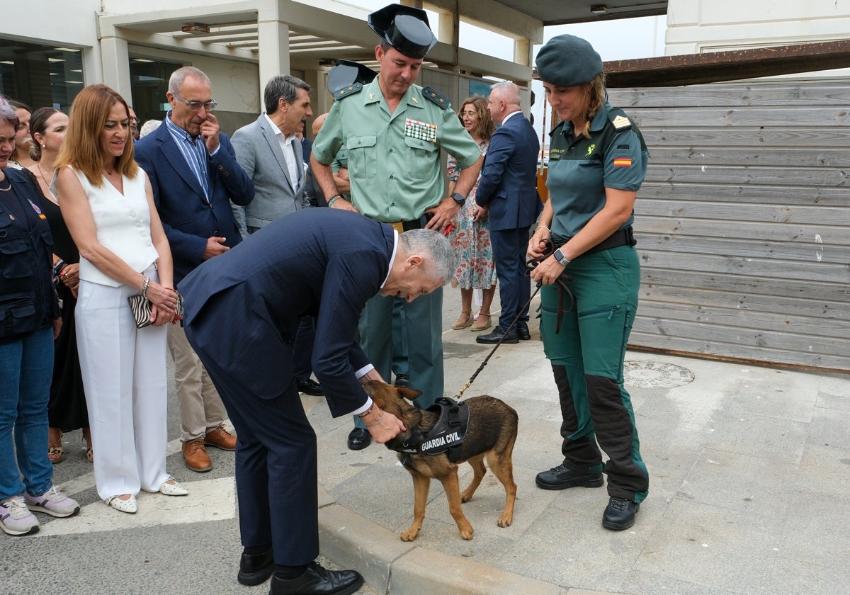 Fotos: Grande-Marlaska visita el puerto de Tarifa