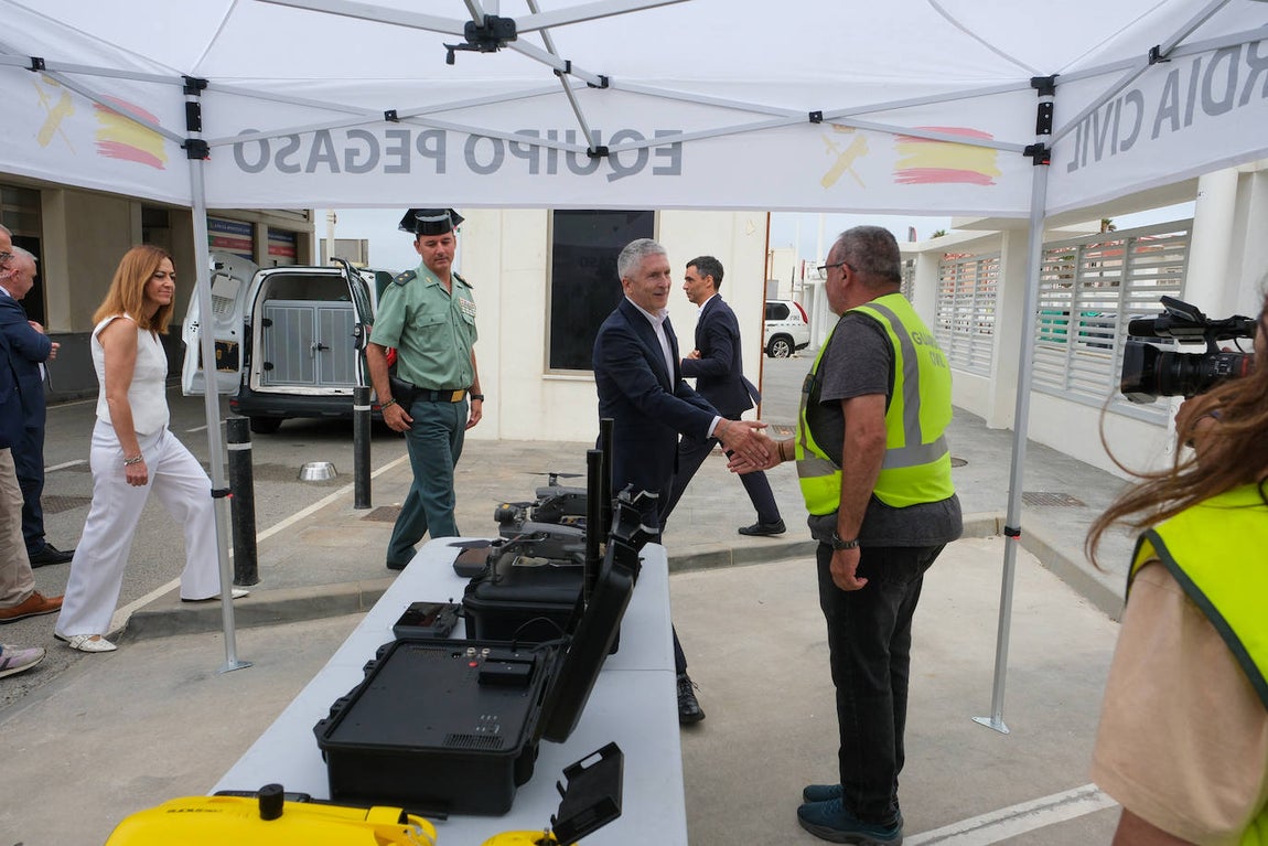 Fotos: Grande-Marlaska visita el puerto de Tarifa