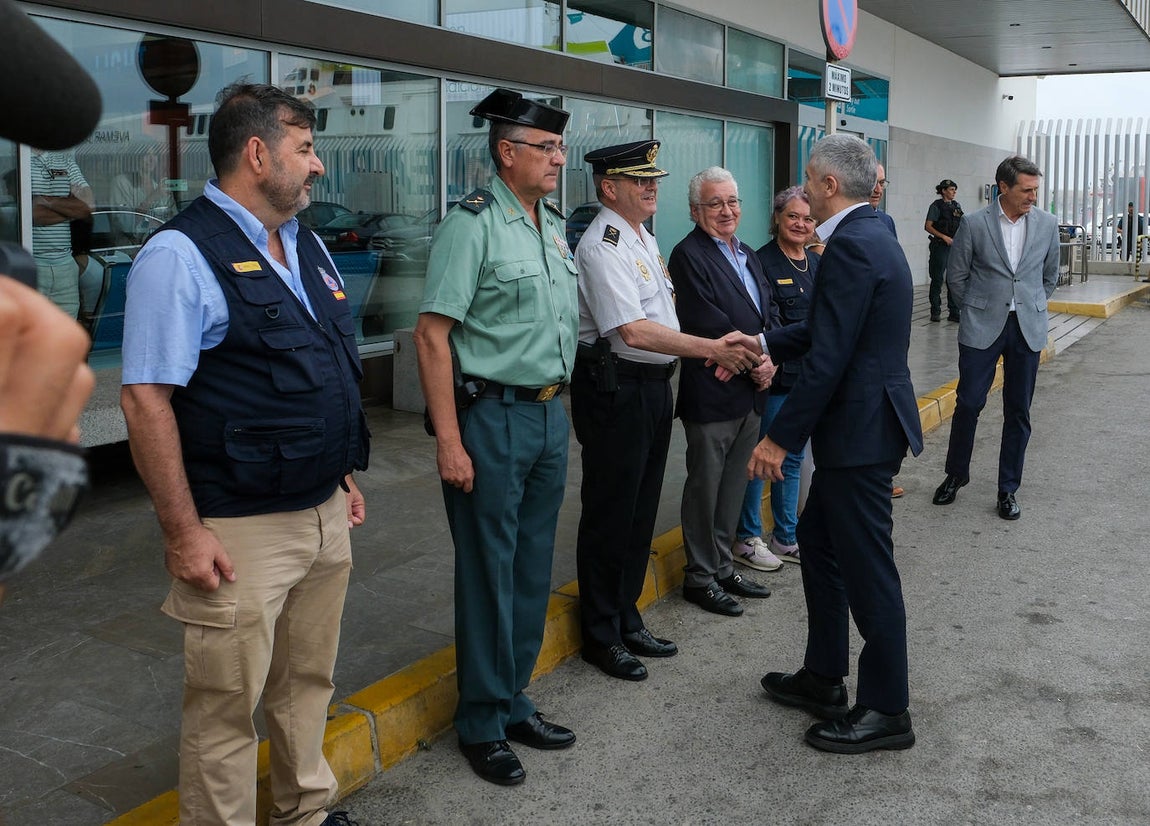 Fotos: Grande-Marlaska visita el puerto de Tarifa