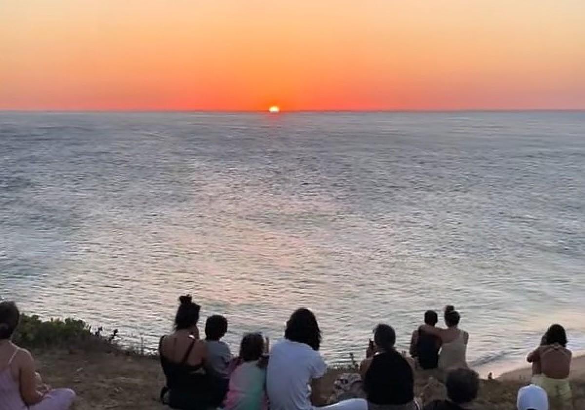 El lugar de la costa de Cádiz en el que puedes ver el atardecer más bonito de España