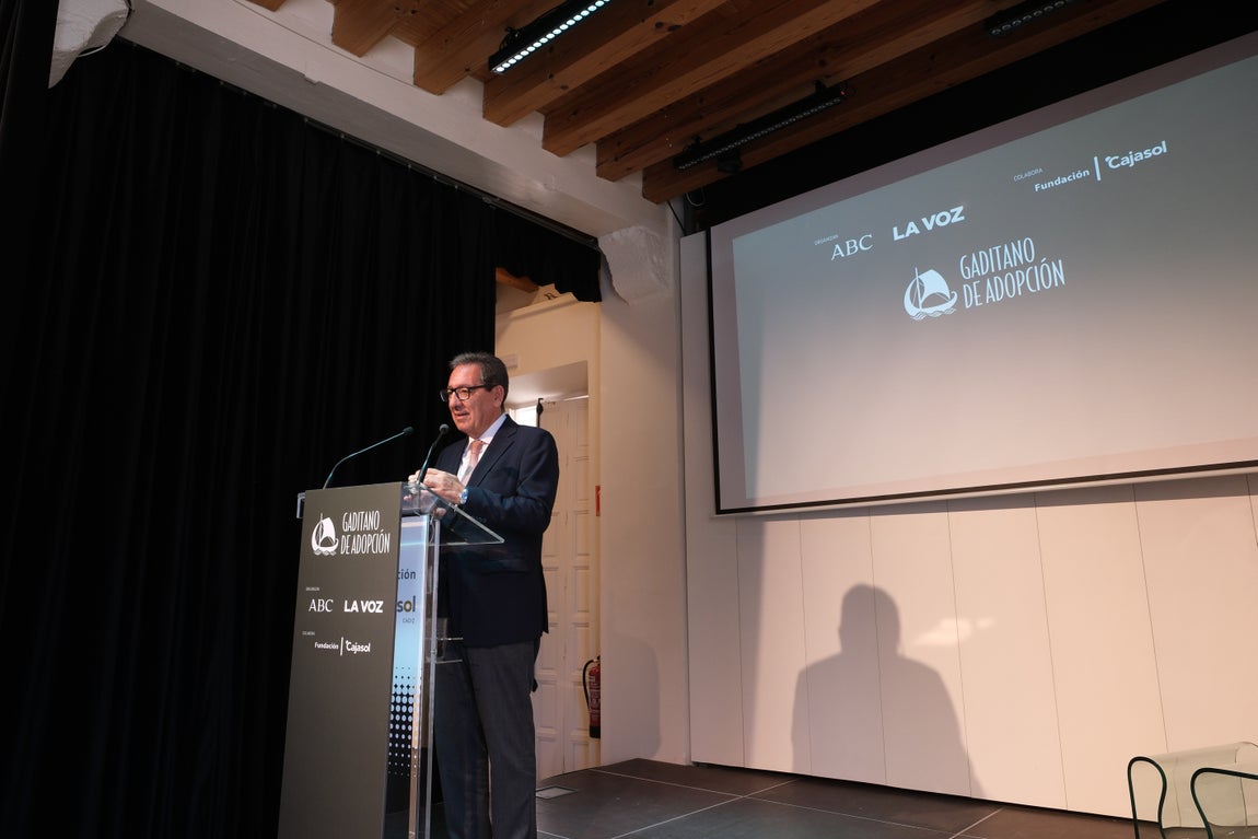 Las imágenes del acto de entrega del premio Gaditano de Adopción