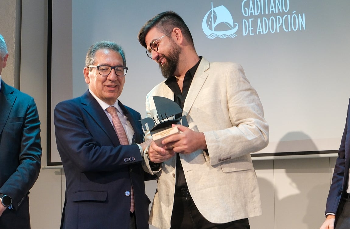 Las imágenes del acto de entrega del premio Gaditano de Adopción