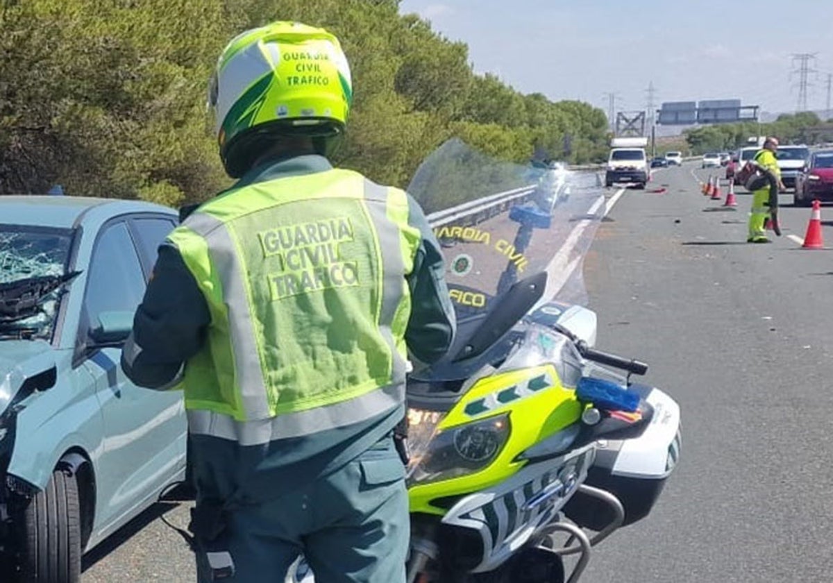Muere un motorista tras chocar con un coche en Chiclana