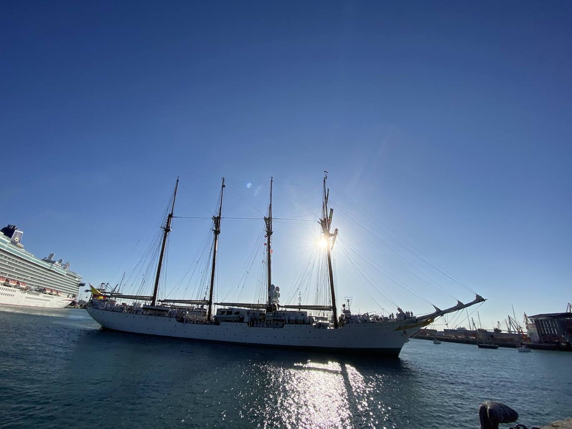 Fotos: Emotivo recibimiento a la dotación del &#039;Elcano&#039; en Cádiz