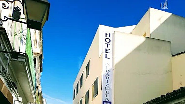 Denuncian el «oscurantismo» del Gobierno al usar un hotel de Jerez como centro de menores inmigrantes