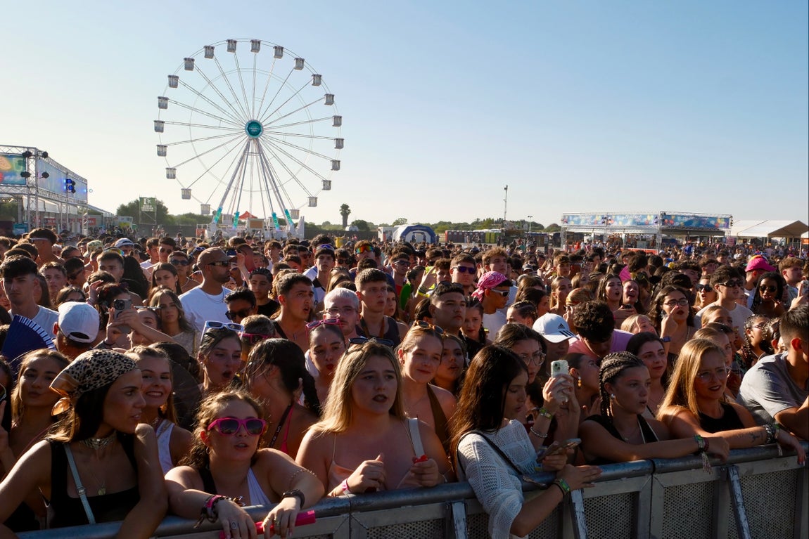 Fotos: Gran ambiente en la primera jornada del Puro Latino 2025