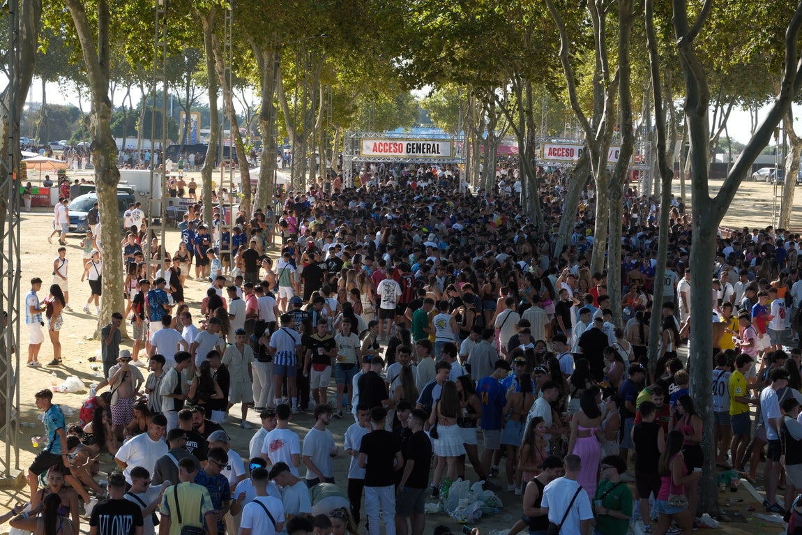 Fotos: Gran ambiente en la primera jornada del Puro Latino 2025