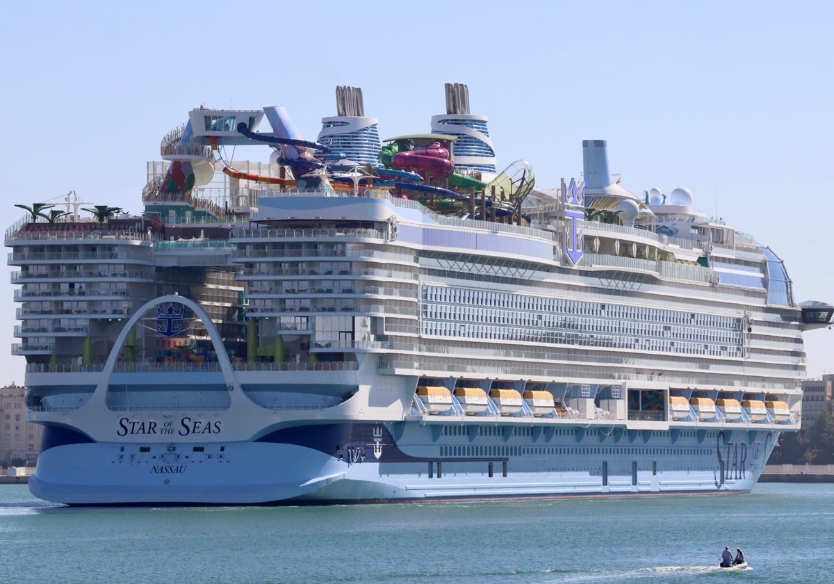 Salida del 'Star of the Seas' de Cádiz