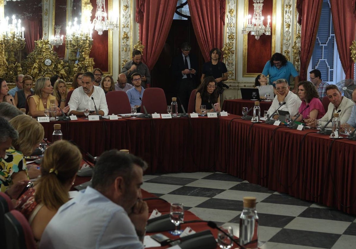 Los dos diputados de La Línea 100x100 se ausentaron de la votación