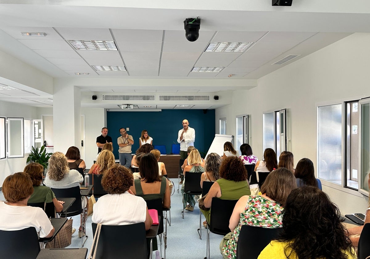 La Diputación de Cádiz clausura el programa Andalucía Orienta con alrededor de 400 personas contratadas
