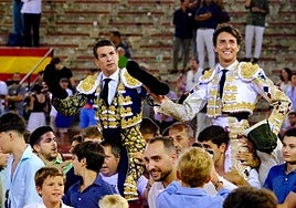 Manzanares y Roca Rey abren la puerta grande de la plaza de El Puerto