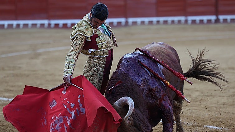 Morante de La Puebla borda el toreo y enloquece a la afición de El Puerto