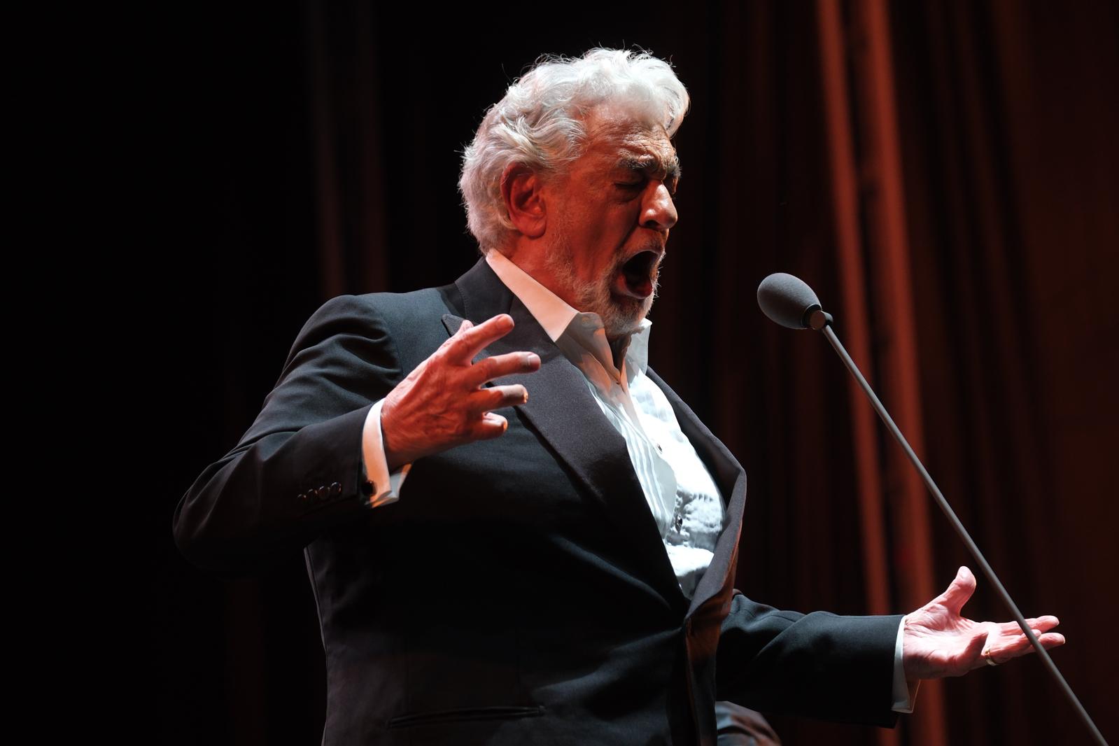 La voz de Plácido Domingo retumba en Chiclana