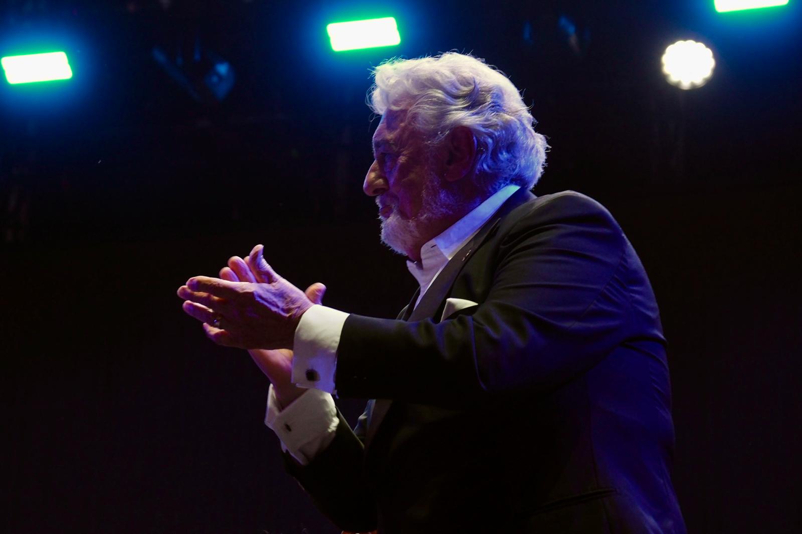 La voz de Plácido Domingo retumba en Chiclana