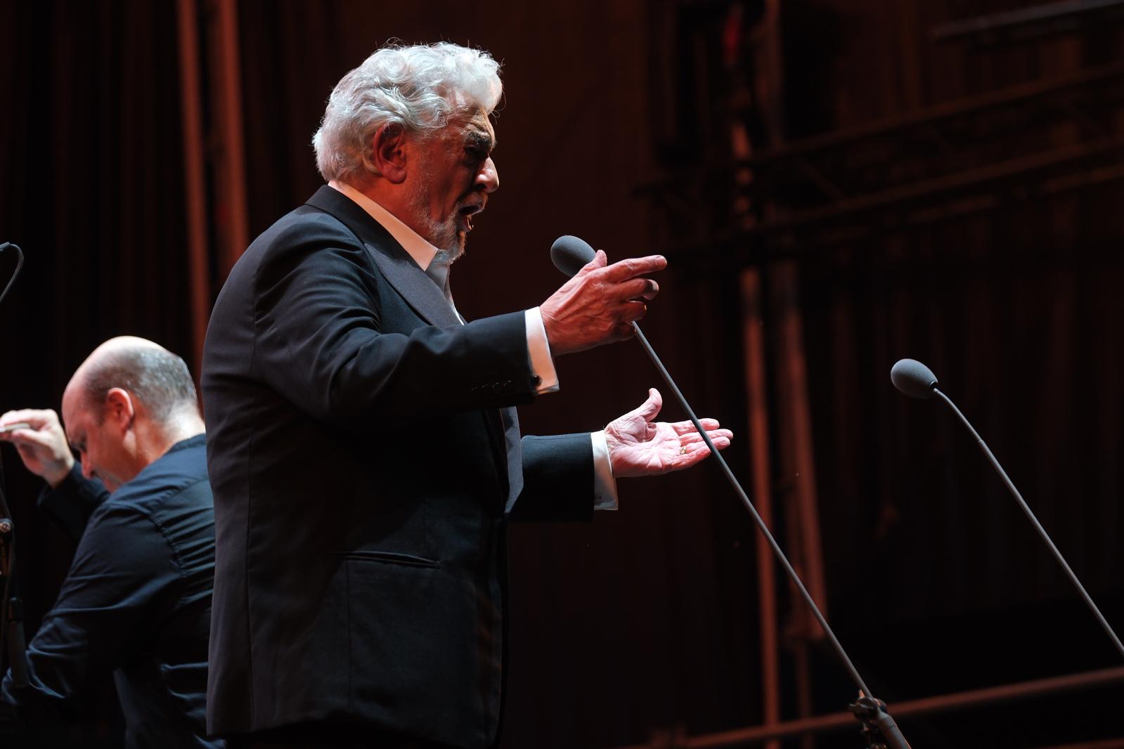 La voz de Plácido Domingo retumba en Chiclana