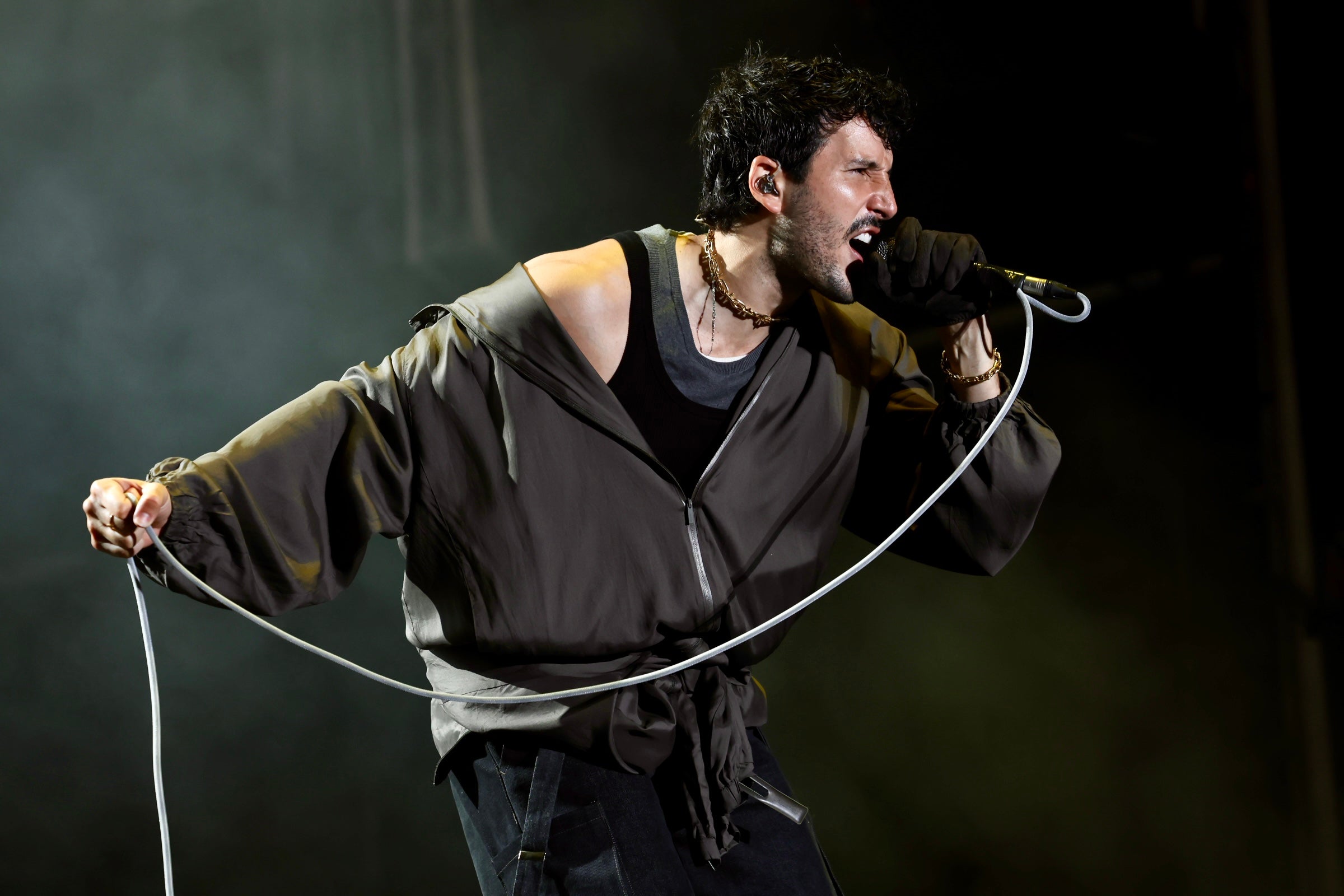 Sebastián Yatra, ritmo y romance frente al mar en Concert Music Festival