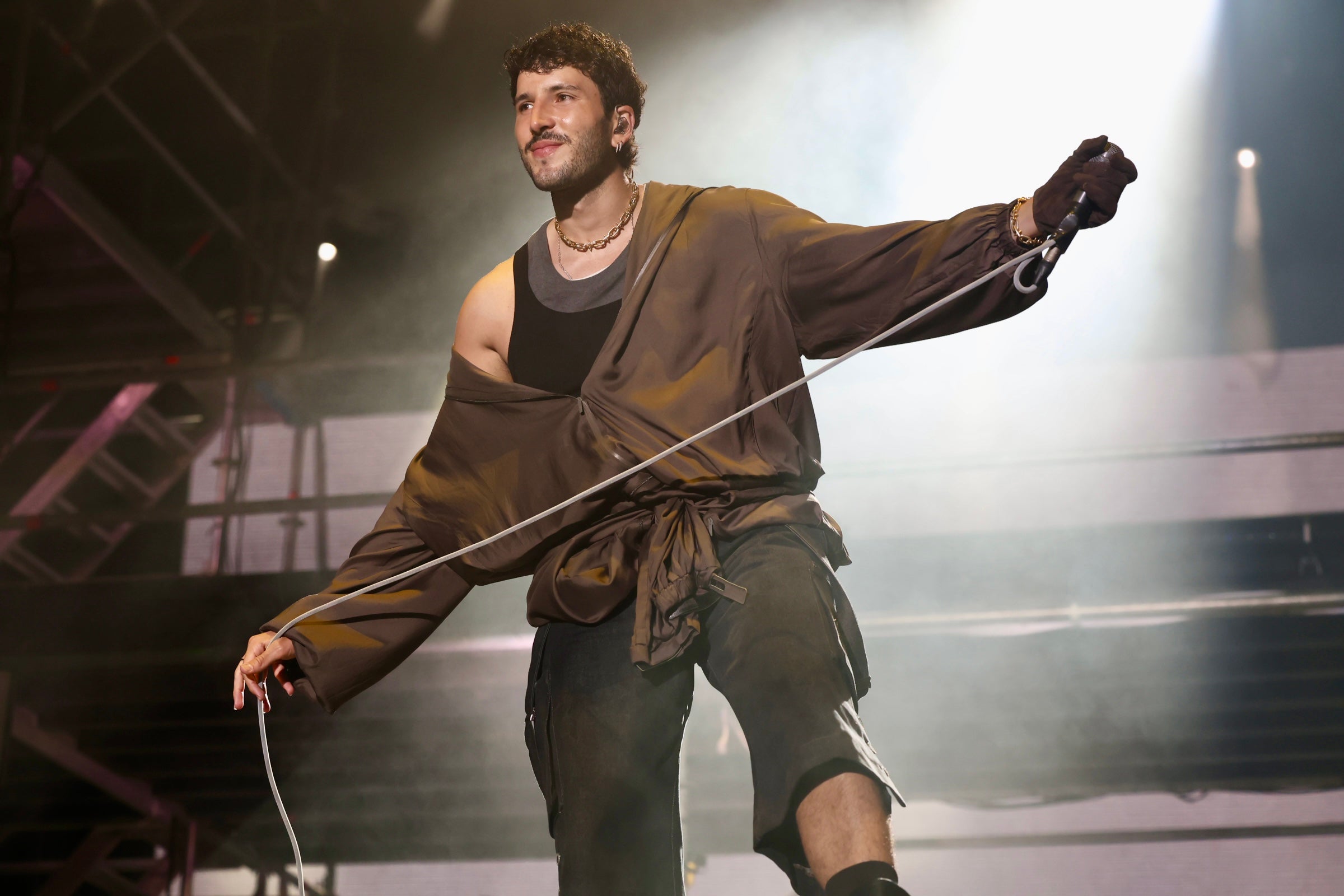 Sebastián Yatra, ritmo y romance frente al mar en Concert Music Festival