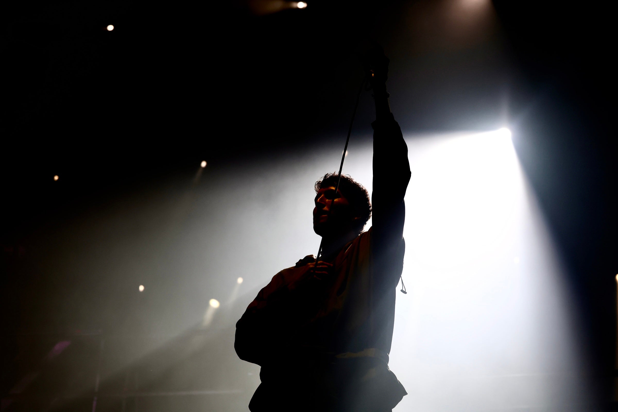 Sebastián Yatra, ritmo y romance frente al mar en Concert Music Festival