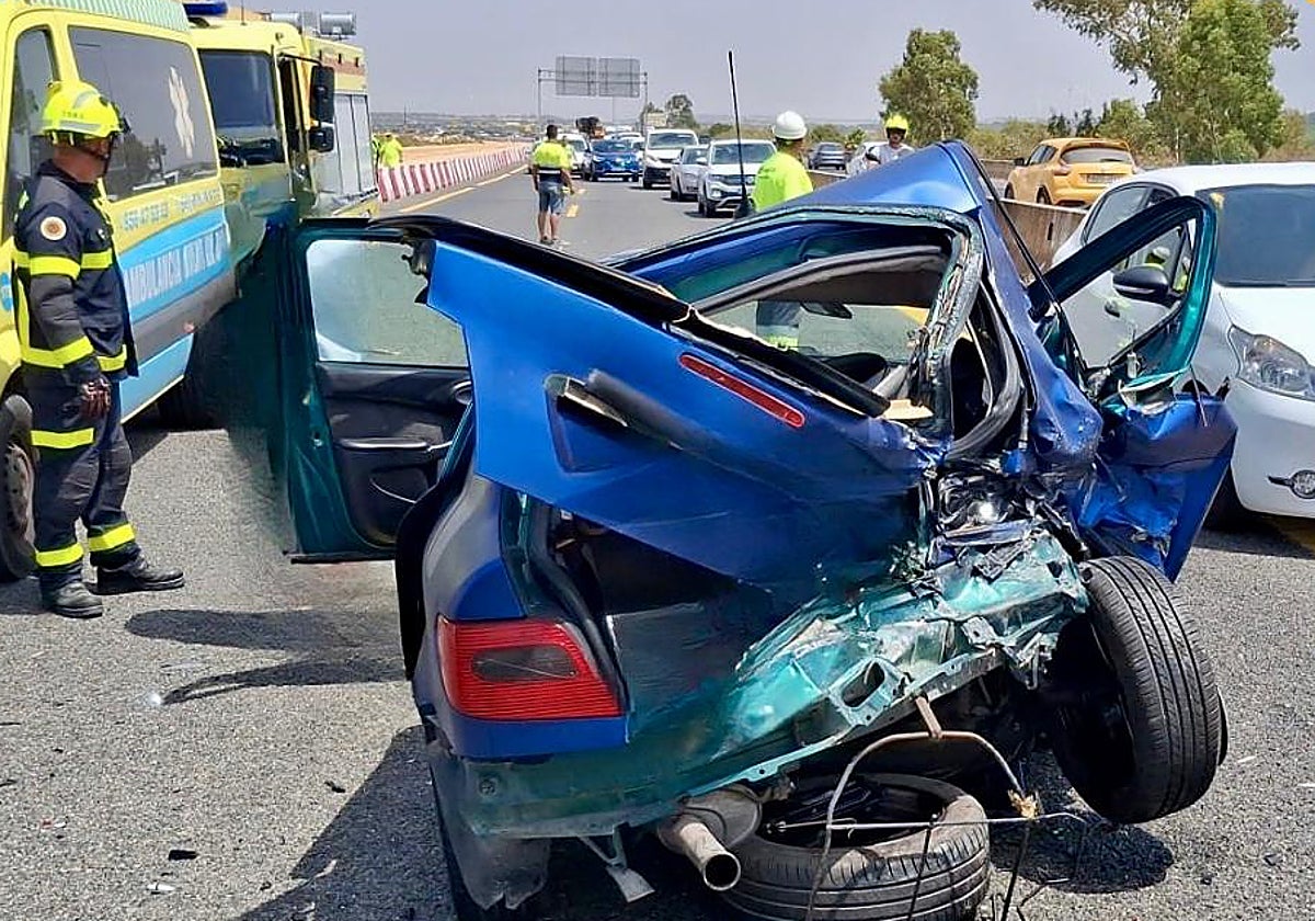 El accidente ha ocurrido en la zona próxima al Nudo de Tres Caminos, dirección San Fernando