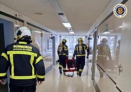 Evacuaciones en el Hospital San Juan Grande de Jerez tras declararse un incendio