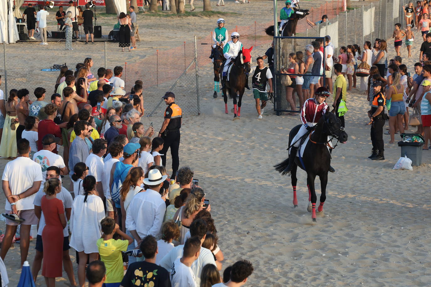 Fotos: Así ha sido el primer ciclo de la Carreras de Caballos de Sanlúcar 2025