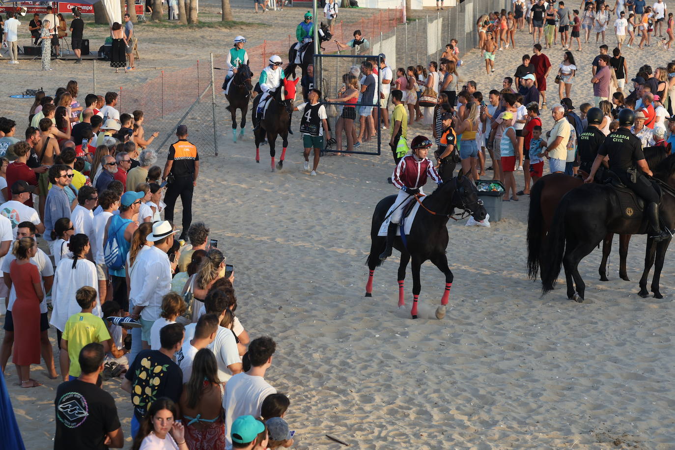 Fotos: Así ha sido el primer ciclo de la Carreras de Caballos de Sanlúcar 2025