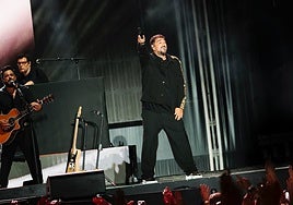 Fotos: Antonio Orozco impregna su inconfundible sello en el Concert Music Festival