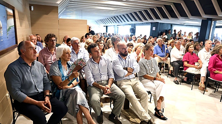 Miembros del PP de Cádiz acudieron para escuchar a José María Aznar