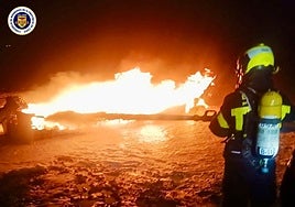 Incendio en embarcación en Los Toruños, Puerto Real
