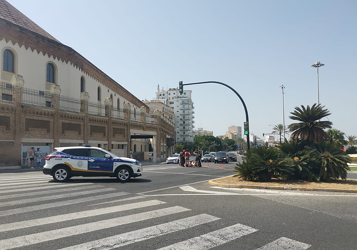 Accidente frente al Palacio de Congresos de Cádiz.