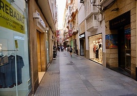 La ola de calor le pasa factura al comercio de Cádiz: «La calle parecía un desierto»
