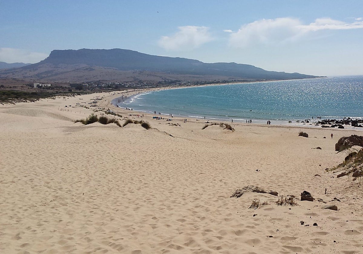 Esta es la playa de Cádiz que los británicos definen como el refugio de los españoles que quieren escapar del turismo