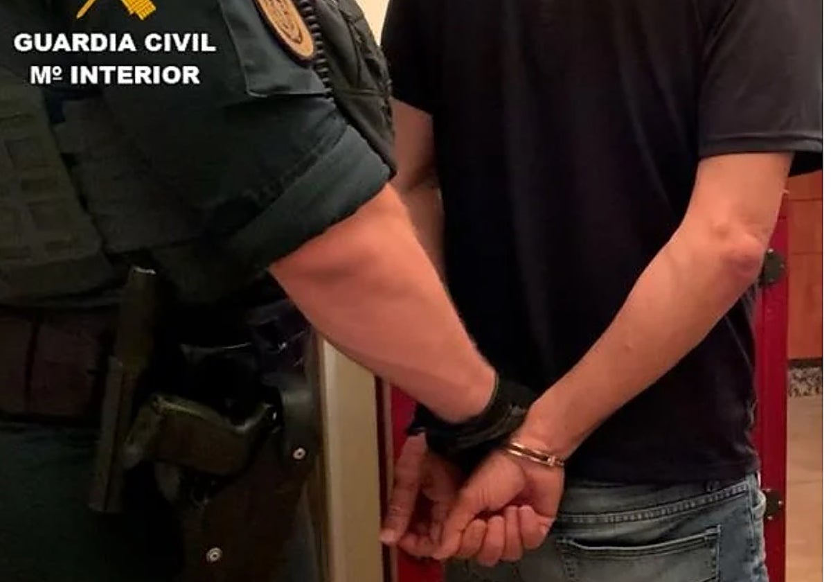 Imagen de uno de los detenidos en la operación.