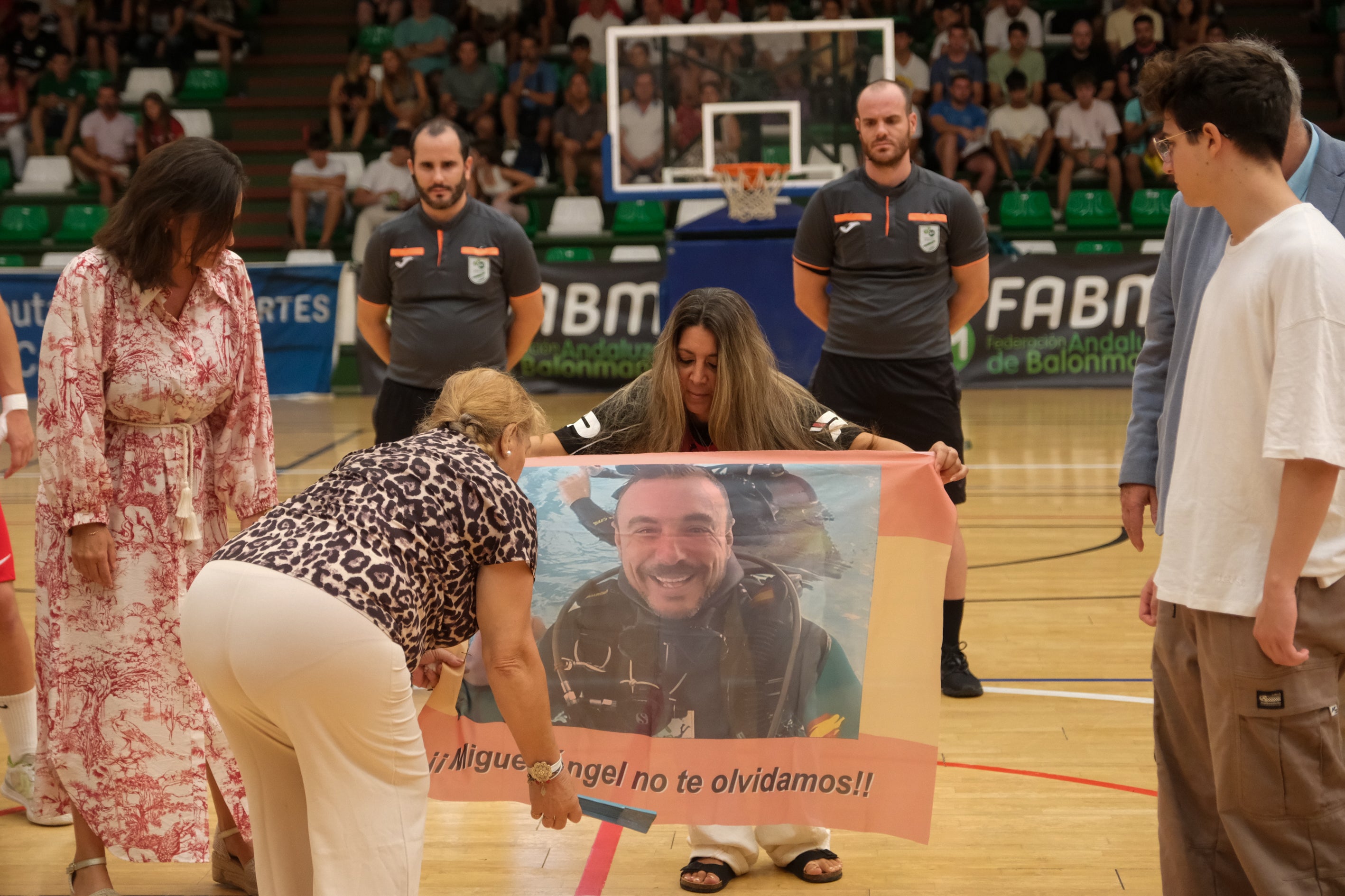 Fotos: Homenaje a Miguel Ángel González Gómez en San Fernando