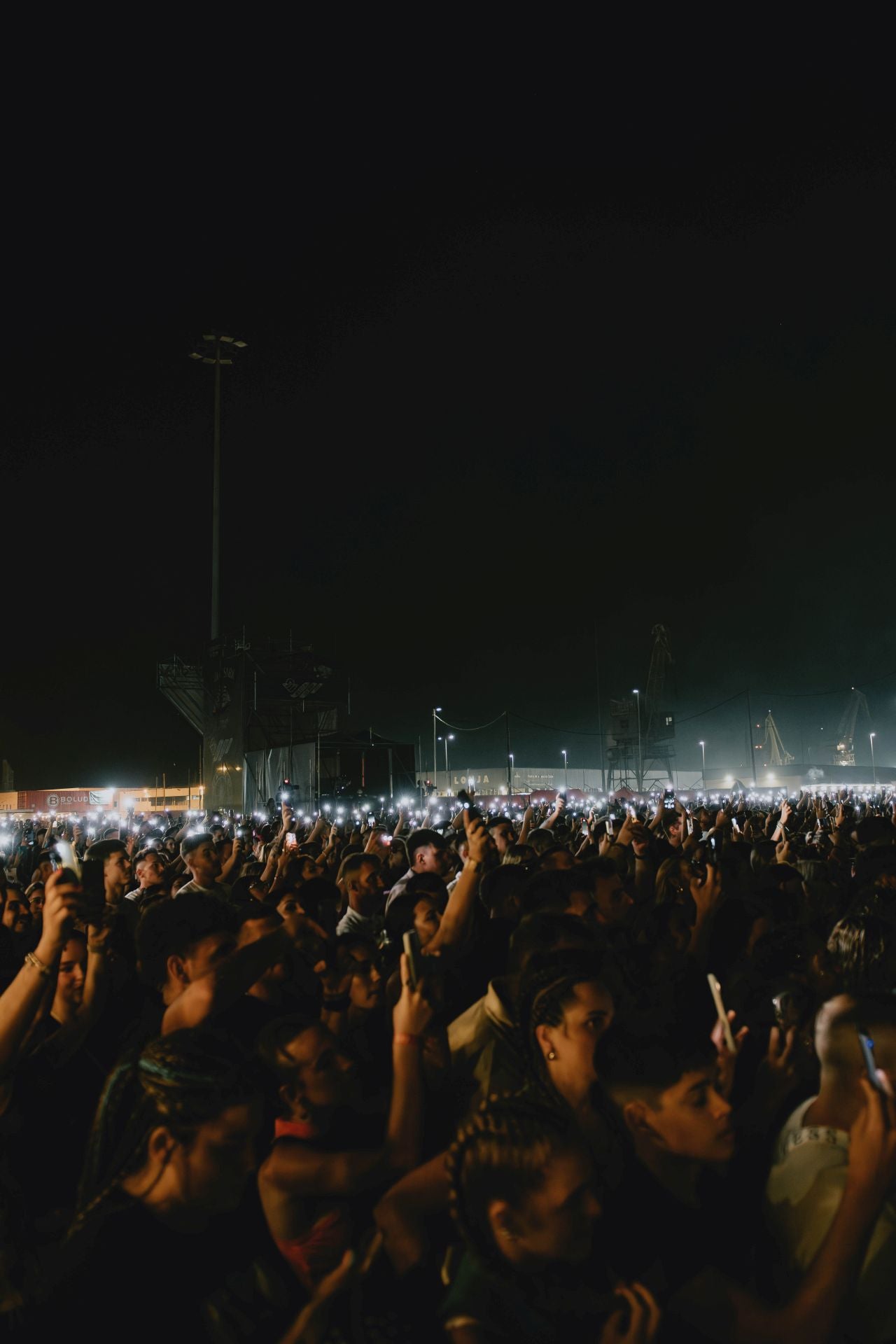 Fotos: Así fue el esperado concierto de Maka en el muelle de Cádiz