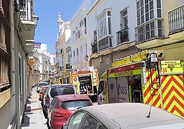 Incendio en una vivienda de la calle Sagasta de Cádiz