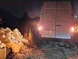 Violento intento de fuga en Rota con dos detenidos con más de 1.000 litros de gasolina para las narcolanchas