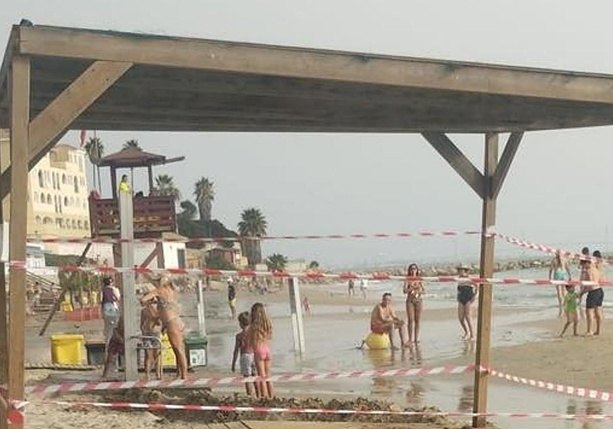 Los bañistas deben ser precavidos y atender a las recomendaciones de los servicios de salvamento